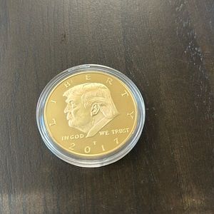 Donald Trump 2017 gold plated coin
